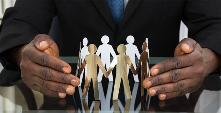 跨境电商一个人怎么做(跨境电商几个人可以做起来)