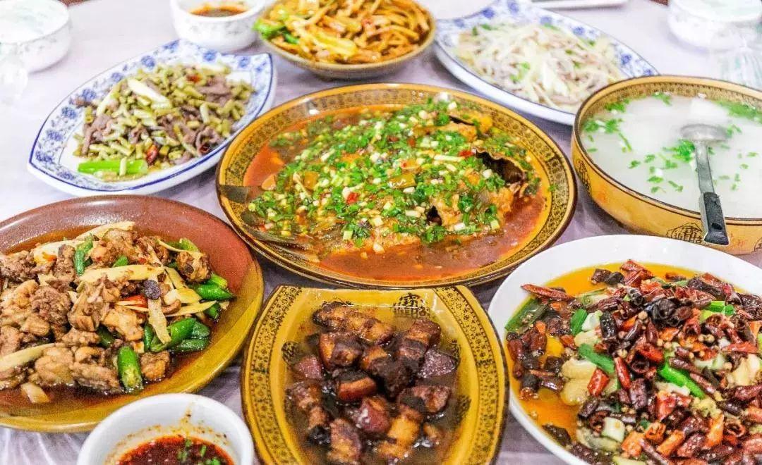 外贸小店店名推荐几个比较职业的女装服侍品牌或者店铺