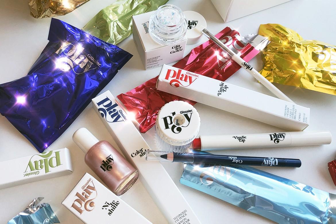 美妆店铺拼多多店铺沣月美妆的护肤套装可以提亮肤色吗