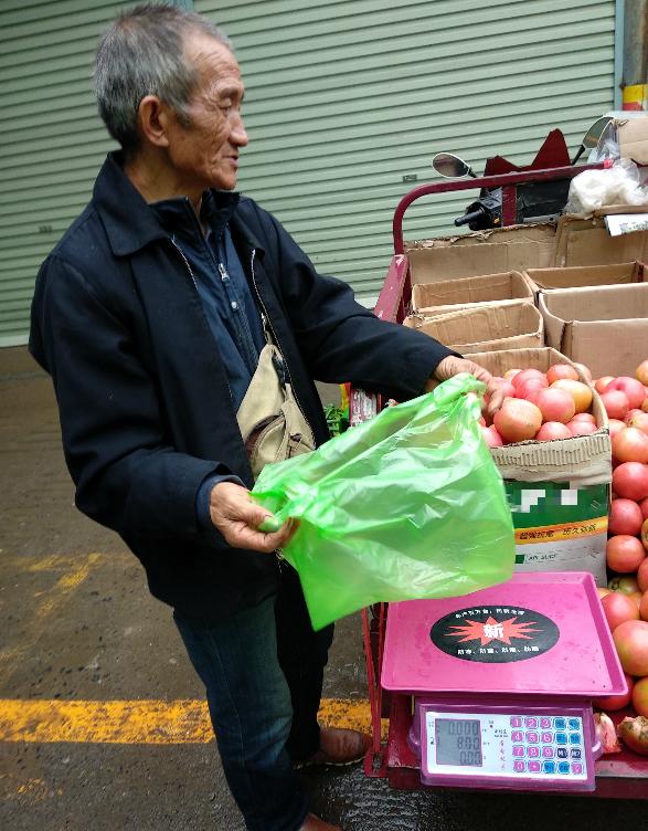 如何找收西红柿客户只剩下西红柿和鸡蛋