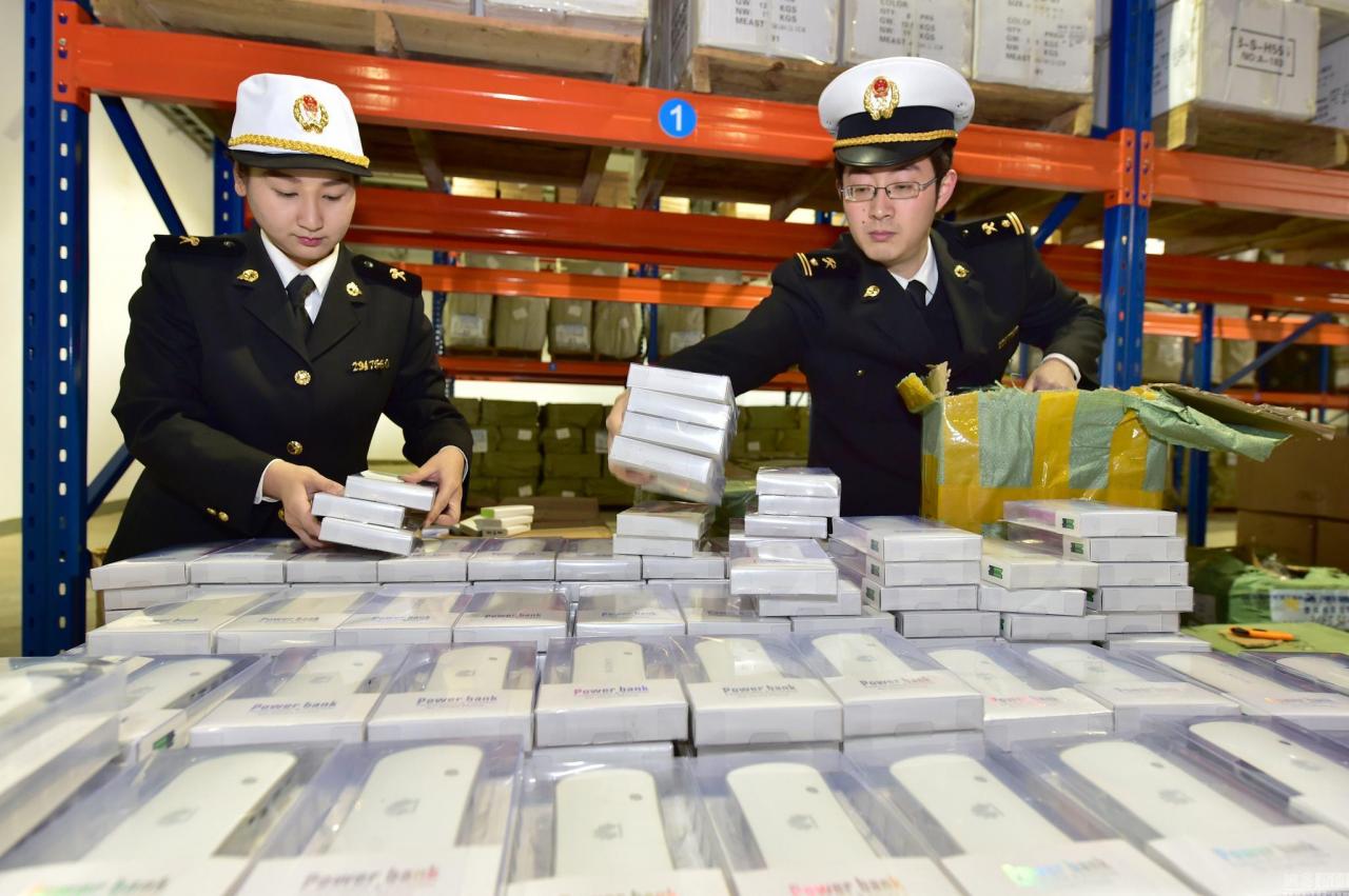 海关商标查询网站南京海关查获上万套侵权皇马球衣