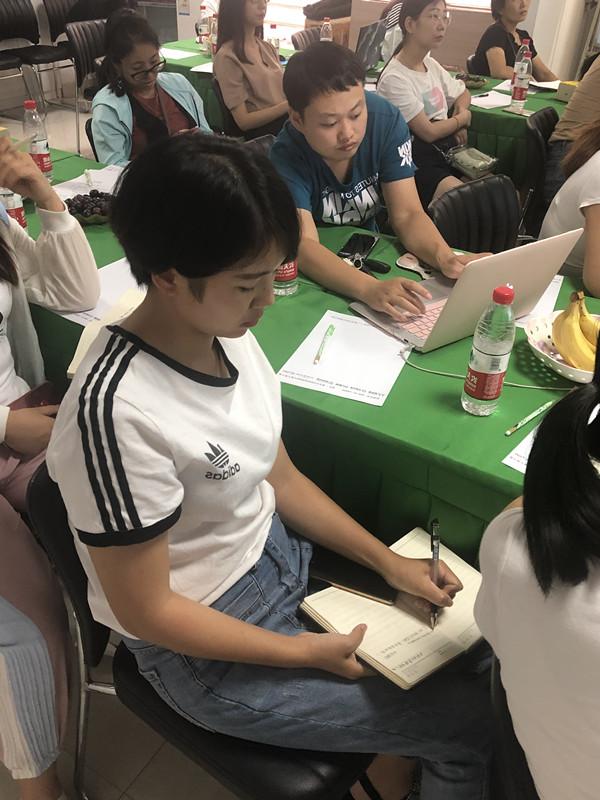 外贸电子商务现在改行做外贸合适吗