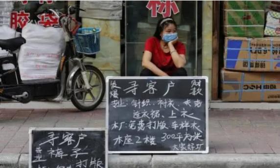 开服装厂怎么找订单要注意什么企业文化衫定制厂家应该如何寻找