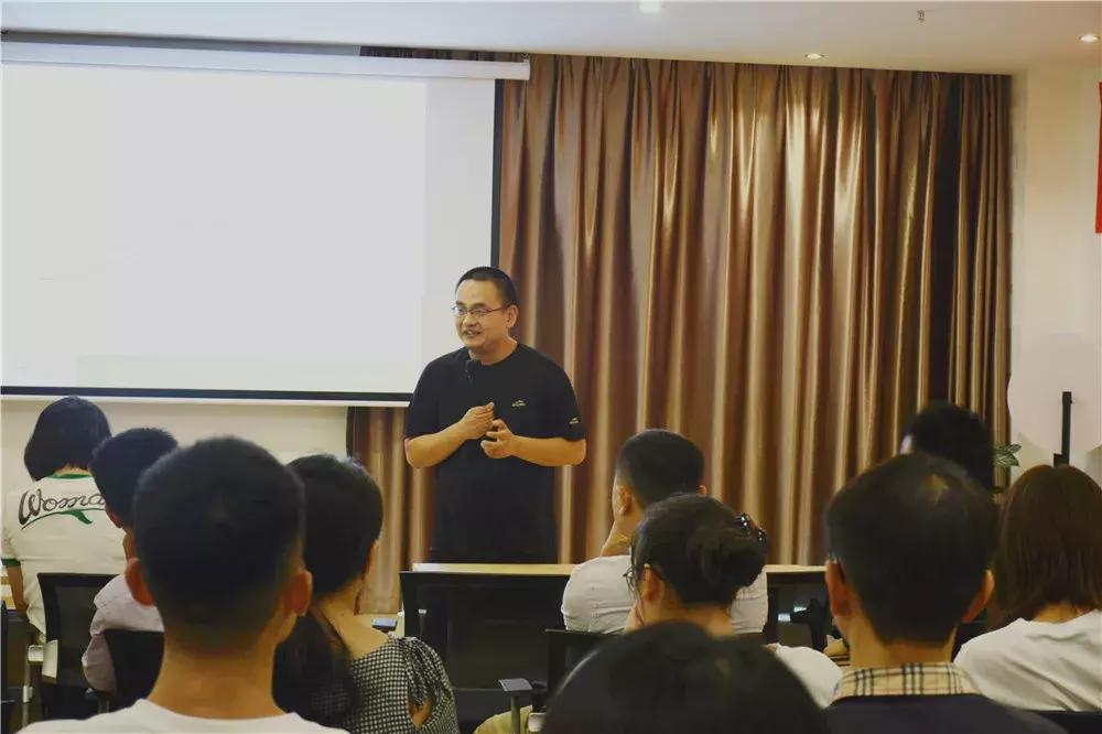 电商运营实战课怎么上现在电商运营多少钱一个月