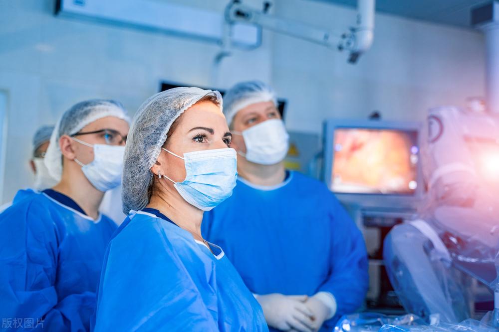 公司开户需要带什么材料(注册公司需要什么资料和费用)