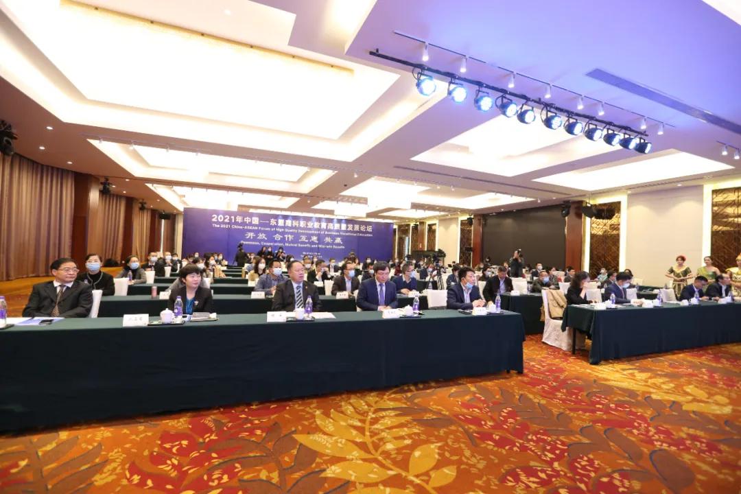 跨境电子商务有哪些职业要求或者可以带一下我吗