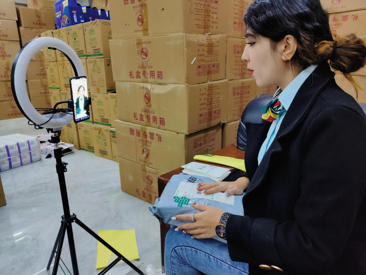 简述我国电子商务发展的趋势电子商务产生和发展需要一定的条件