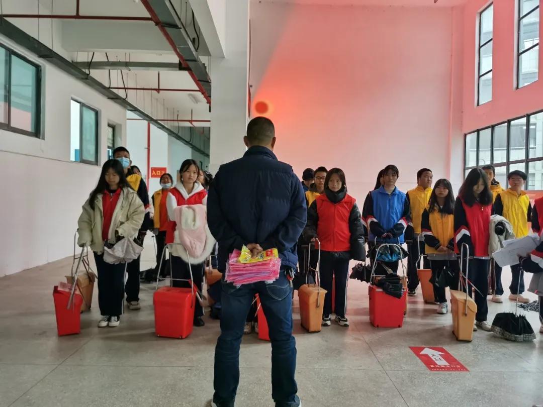 跨境电商和教育机构老师(辅导班老师和跨境电商选哪个)